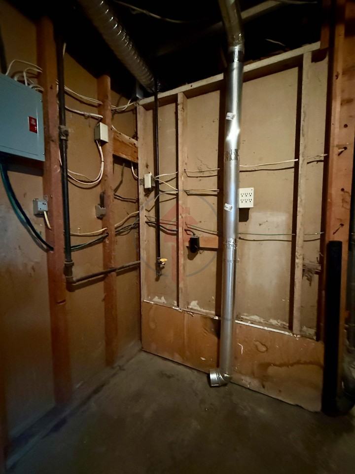 492 E Utah Ave - Photo 7 of 11