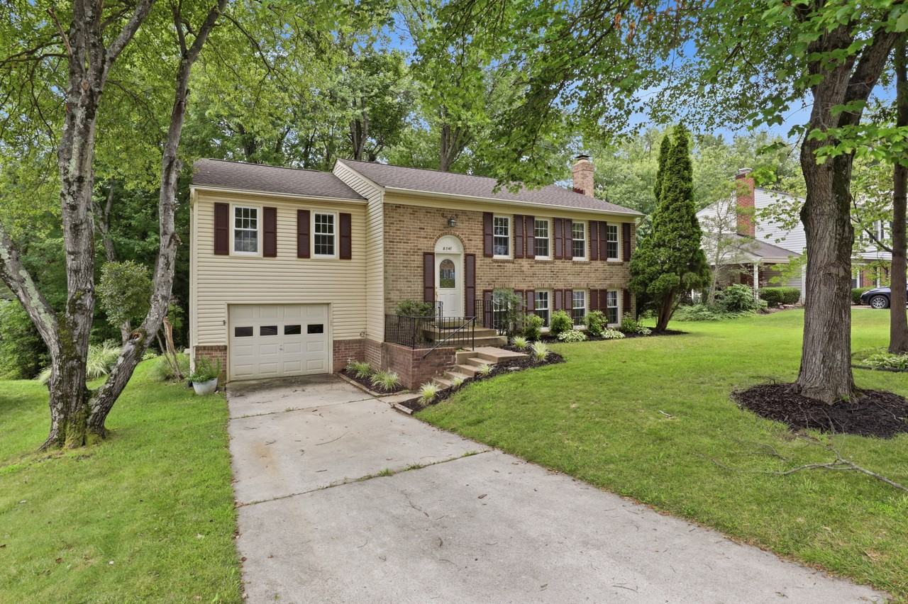 8747 Arley Dr - Photo 4 of 47
