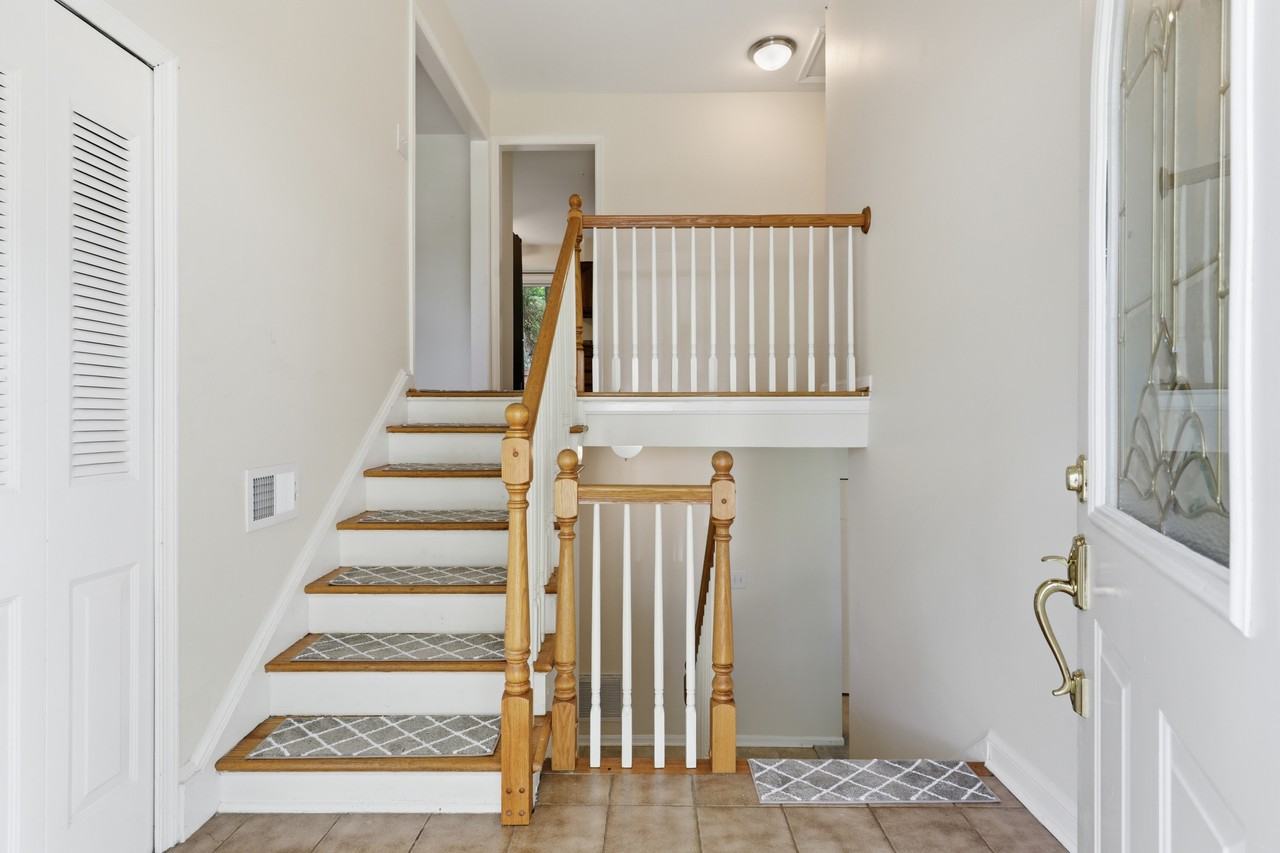 8747 Arley Dr - Photo 5 of 47