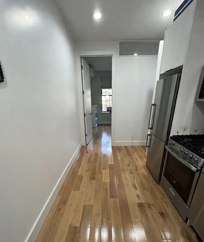 482 Onderdonk Ave - Photo 4 of 6