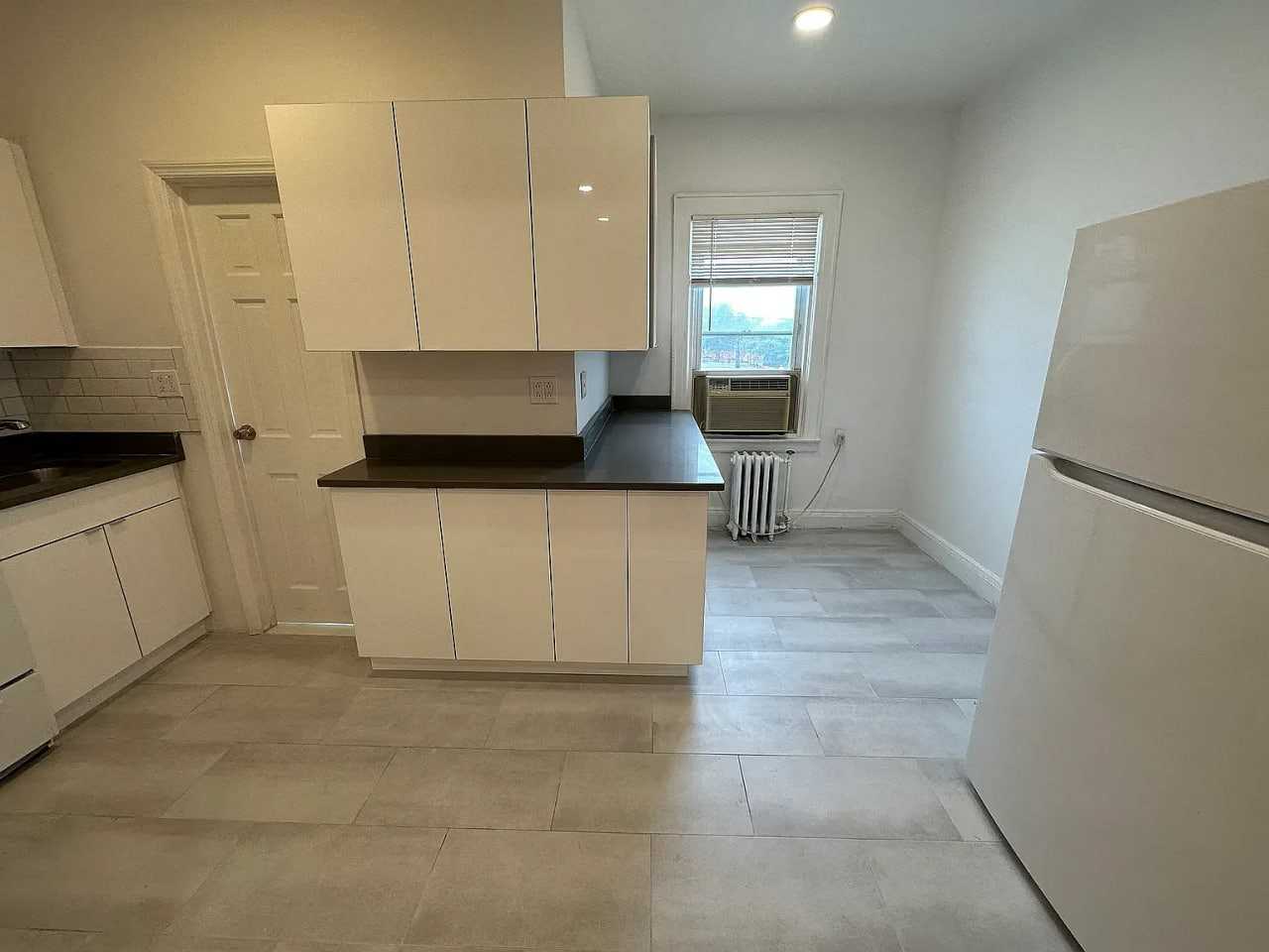 18230 Hillside Ave - Photo 3 of 5