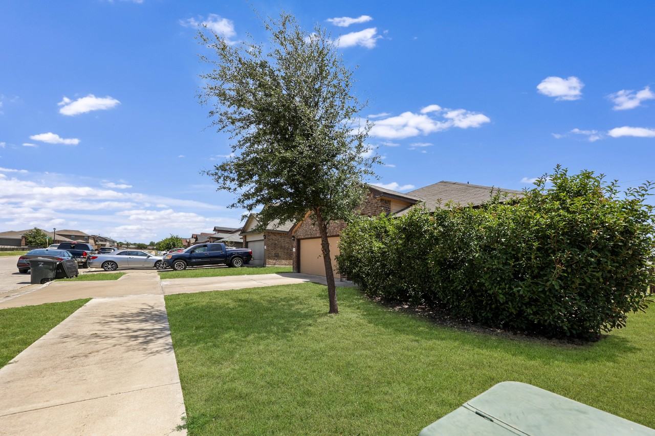 1310 Gigante Dr - Photo 3 of 22