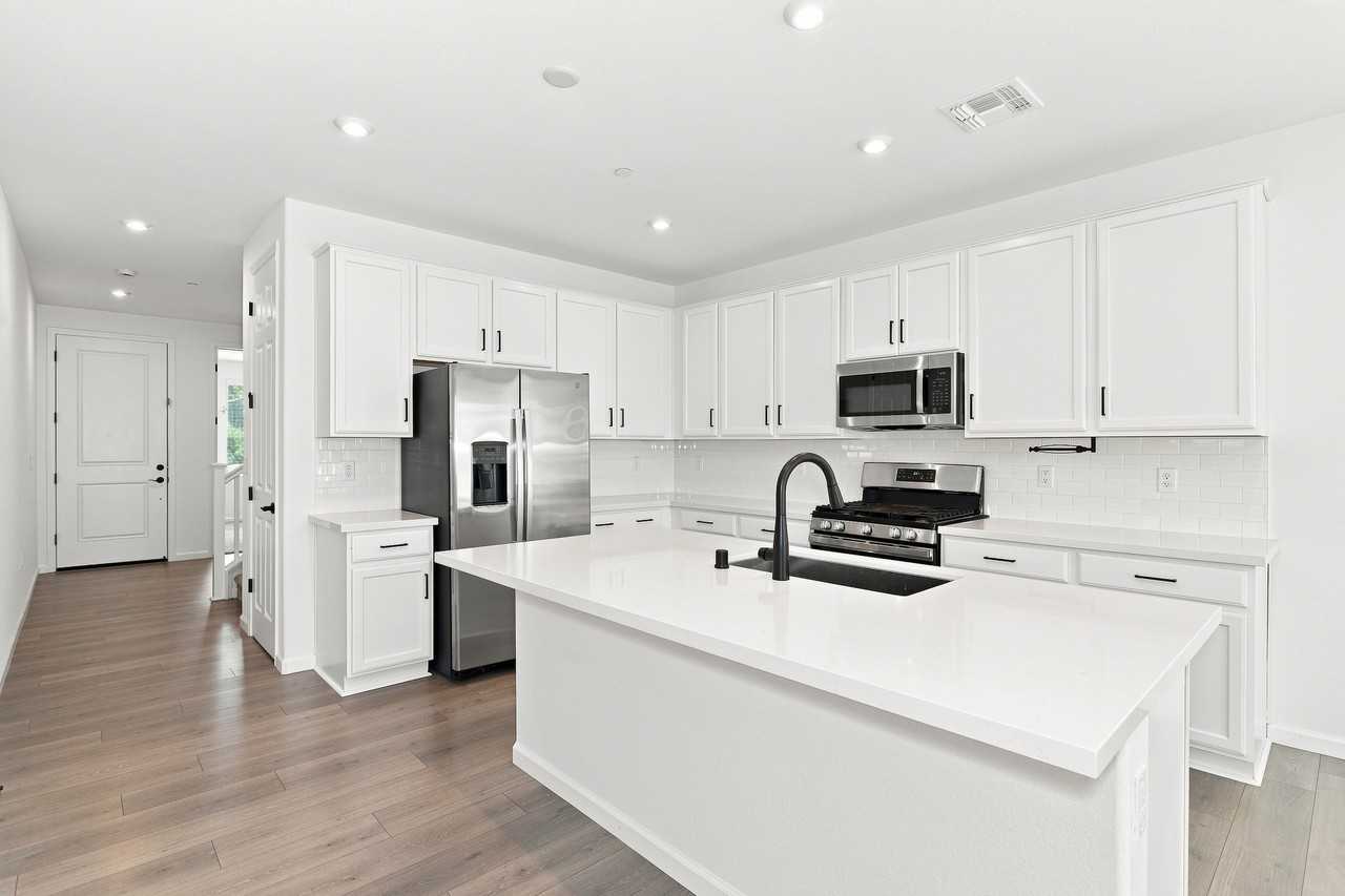 516 Silver Cloud Ct - Photo 5 of 20