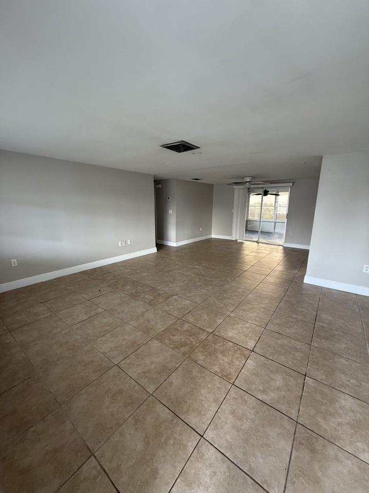 4624 Durney St - Photo 2 of 20