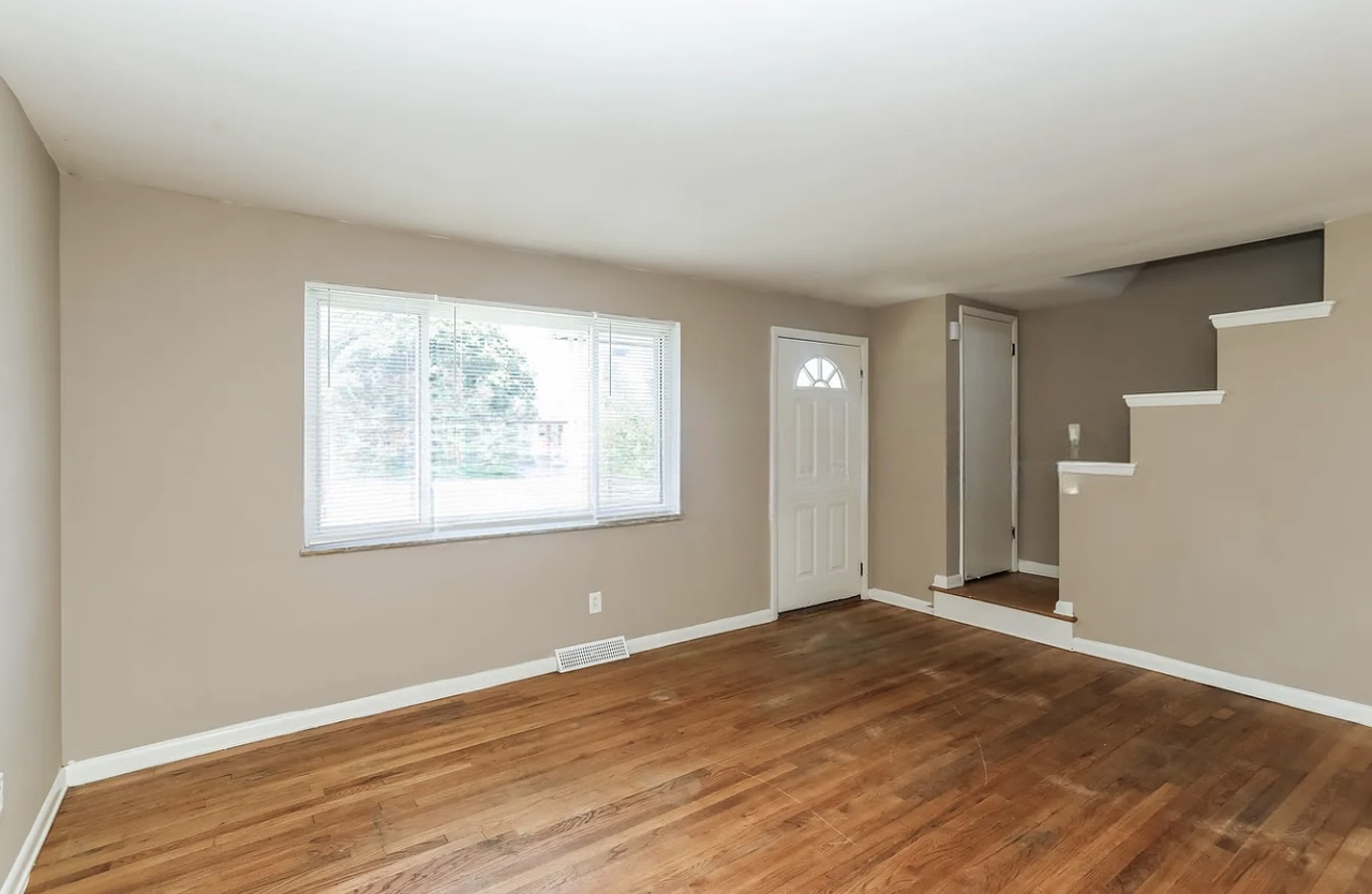 3392 Alexis Rd - Photo 2 of 6