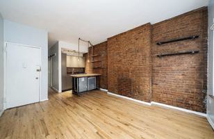 featured image of 152 E 83rd St #5D