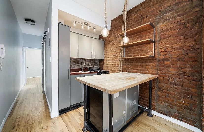 152 E 83rd St #5D - Photo 2 of 7