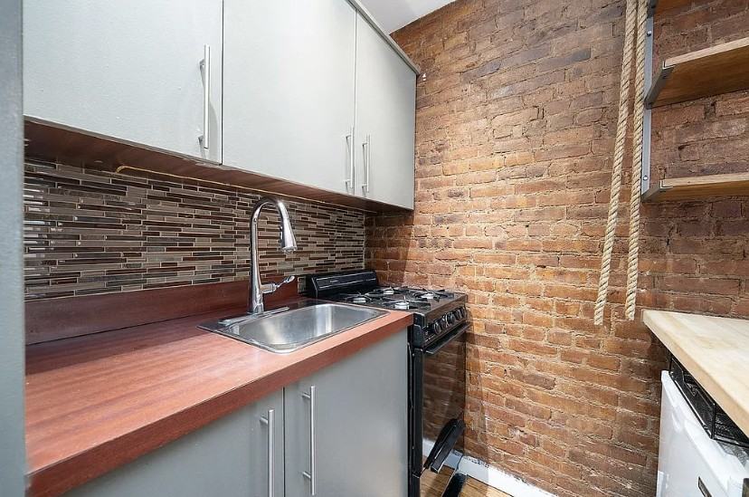 152 E 83rd St #5D - Photo 3 of 7