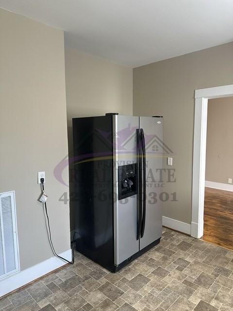 585 Central Ave Nw - Photo 5 of 20