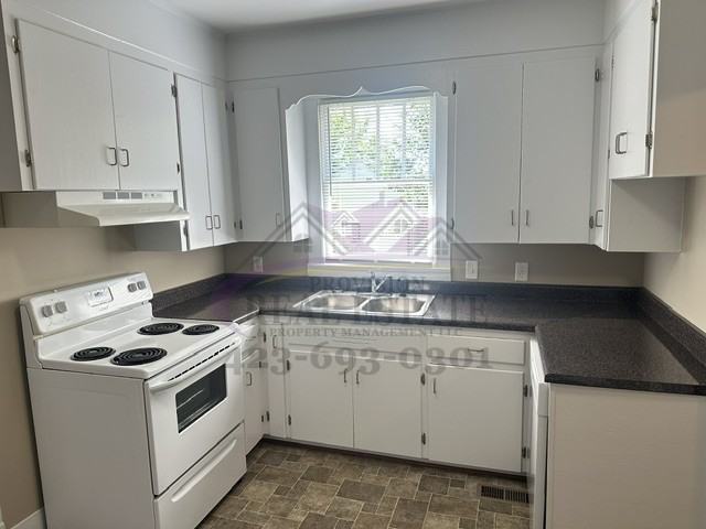 585 Central Ave Nw - Photo 6 of 20