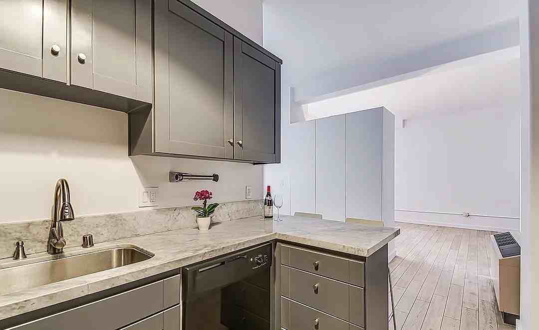 215 W 7th St #709 - Photo 3 of 22