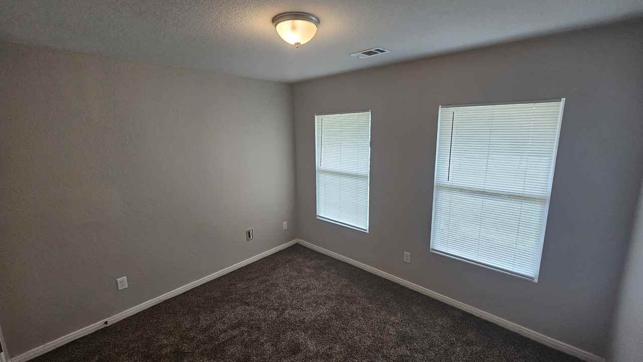 14190 Green Wing Cir - Photo 4 of 9