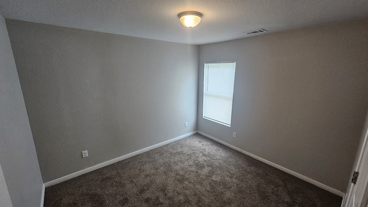 14190 Green Wing Cir - Photo 5 of 9