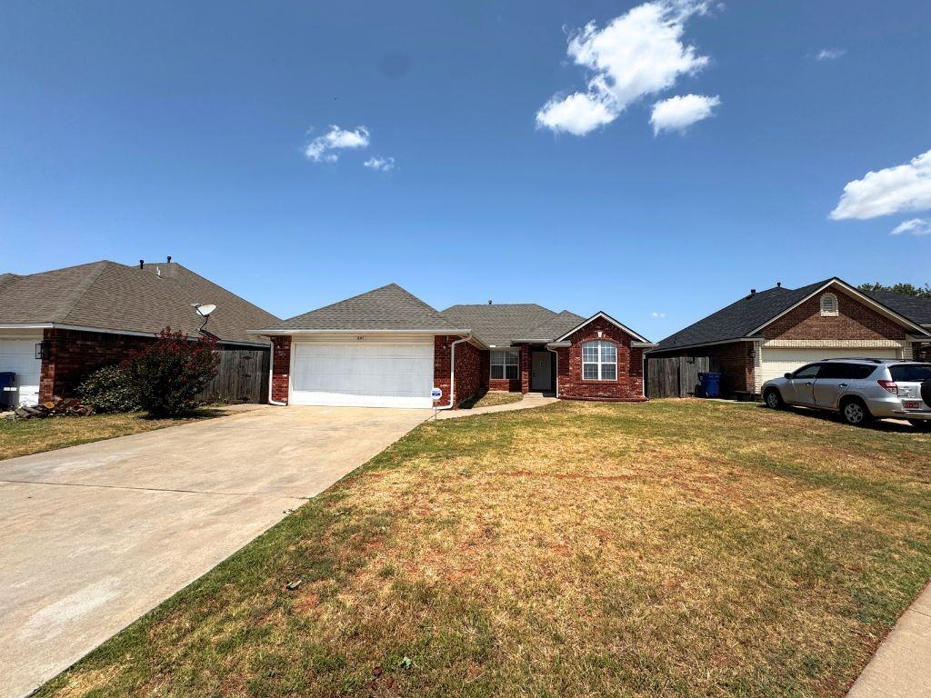 241 W Pines Way