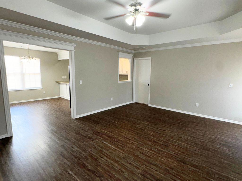 241 W Pines Way - Photo 4 of 20