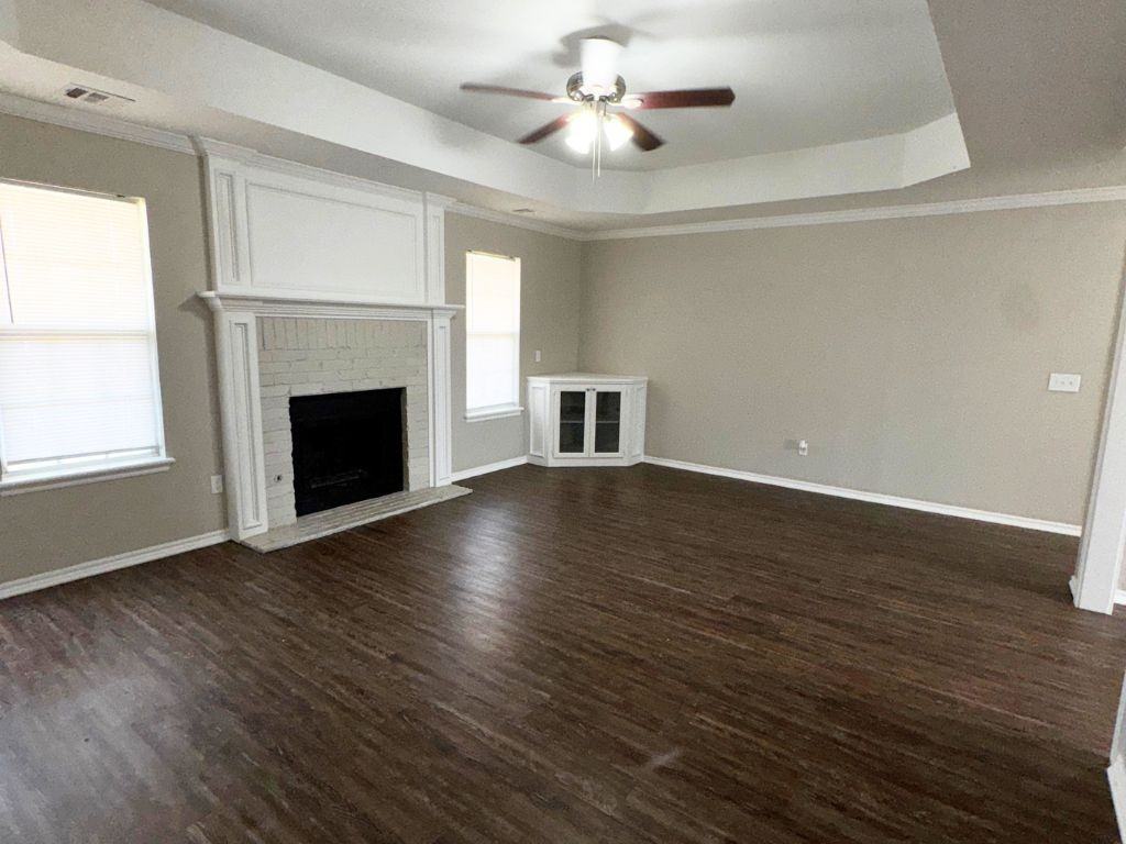 241 W Pines Way - Photo 5 of 20