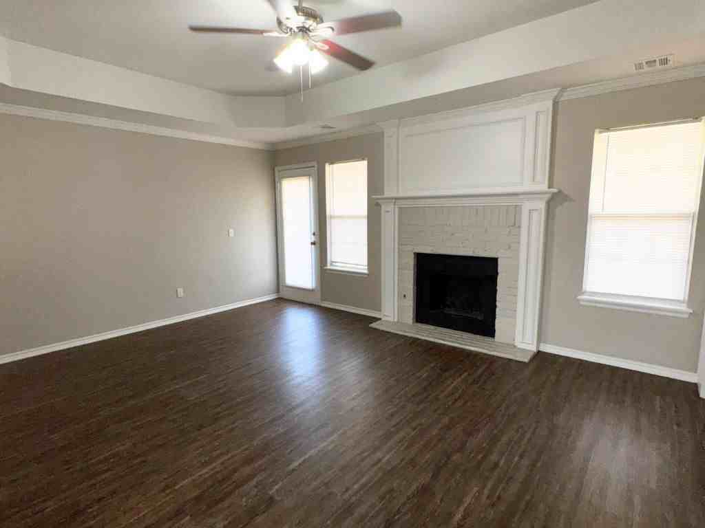 241 W Pines Way - Photo 7 of 20