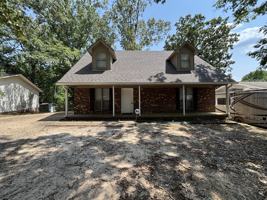 featured image of 28 Woodbriar Dr
