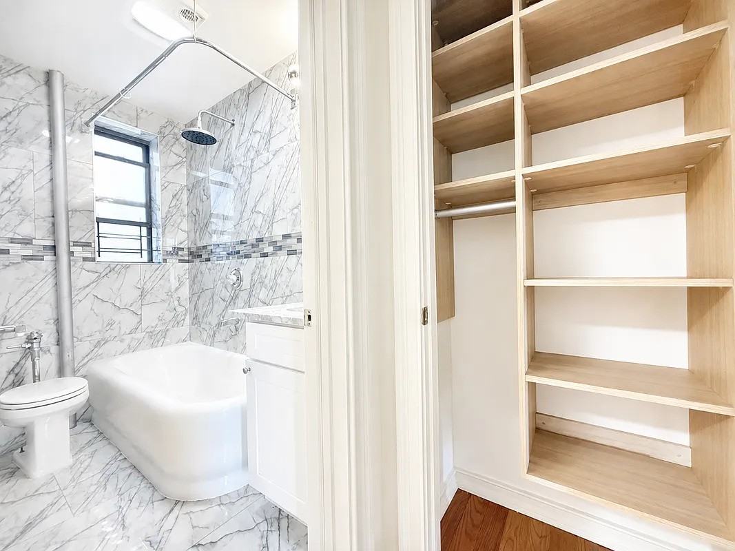 8840 144th St - Photo 4 of 14