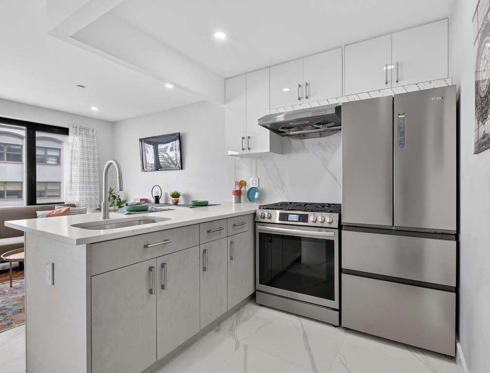 643 5th Ave #6B - Photo 7 of 11