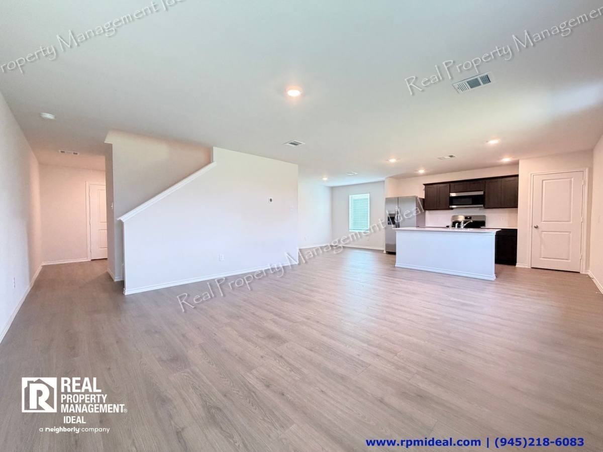 1137 Southfield Dr - Photo 4 of 10