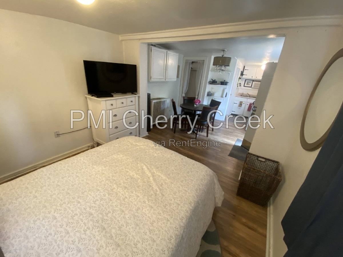1726 N Franklin St #B - Photo 5 of 6