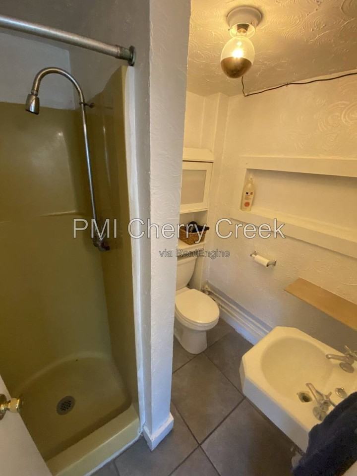 1726 N Franklin St #B - Photo 6 of 6