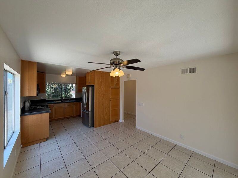 6645 Amberly St - Photo 4 of 22