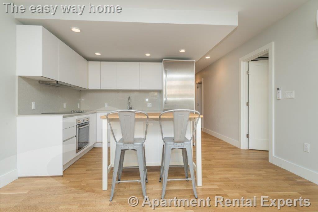 334 Harvard St #C1 - Photo 2 of 16