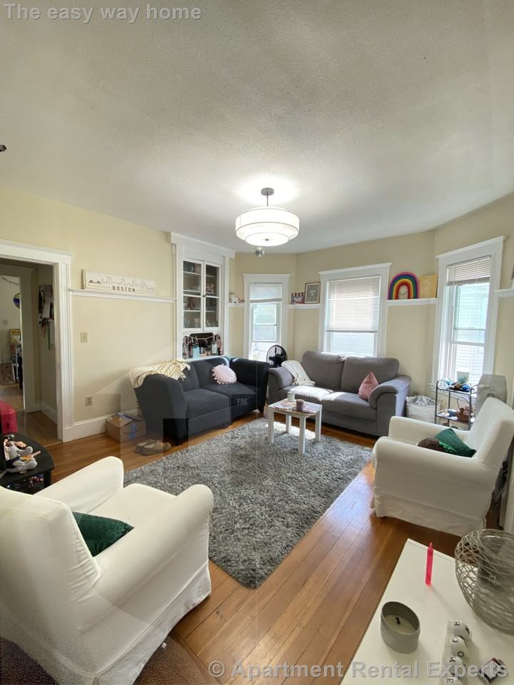 270 Harvard St #1 - Photo 4 of 13
