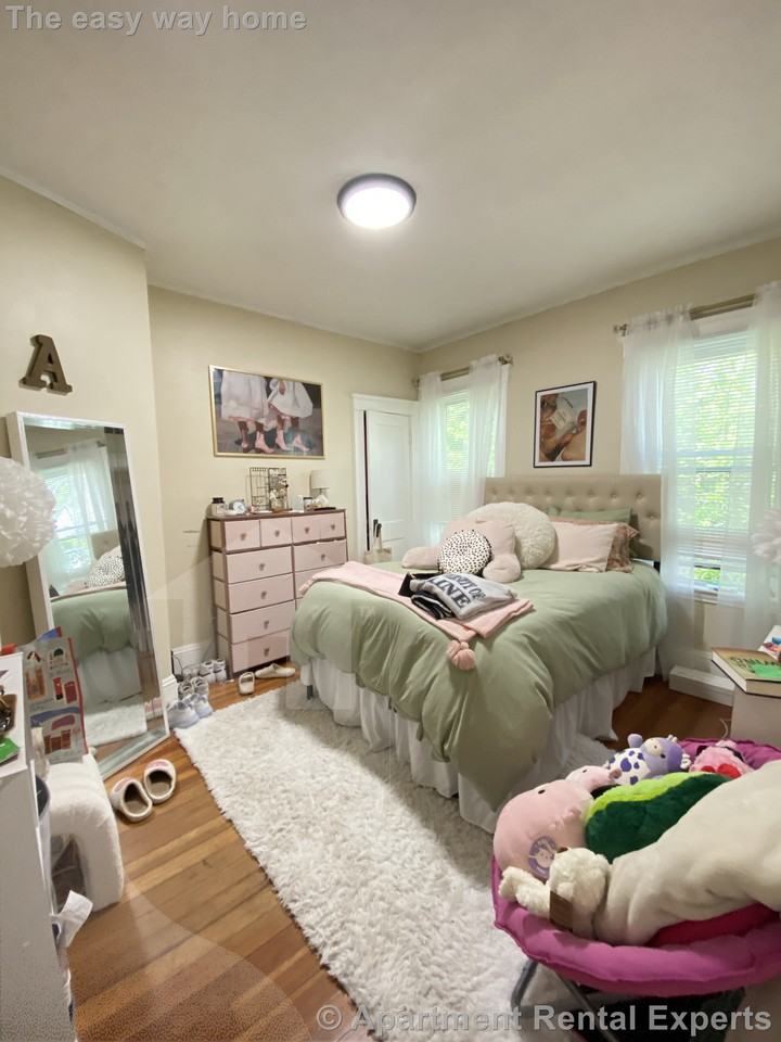 270 Harvard St #1 - Photo 5 of 13