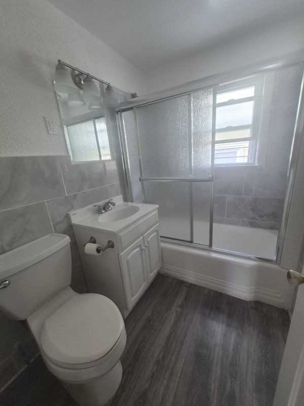 13736 242nd St - Photo 5 of 6