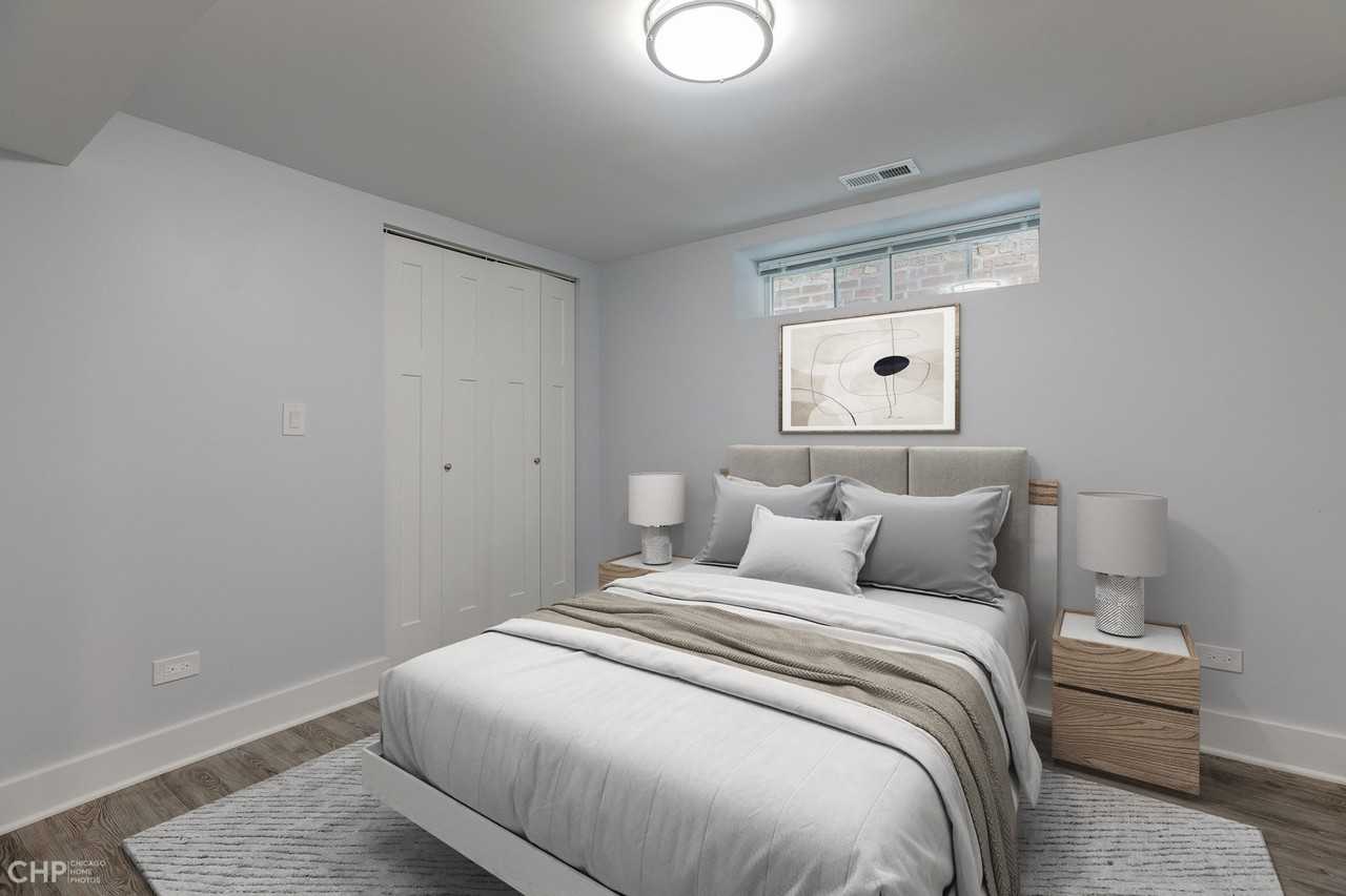 1604 W Waveland Ave #1 - Photo 7 of 8