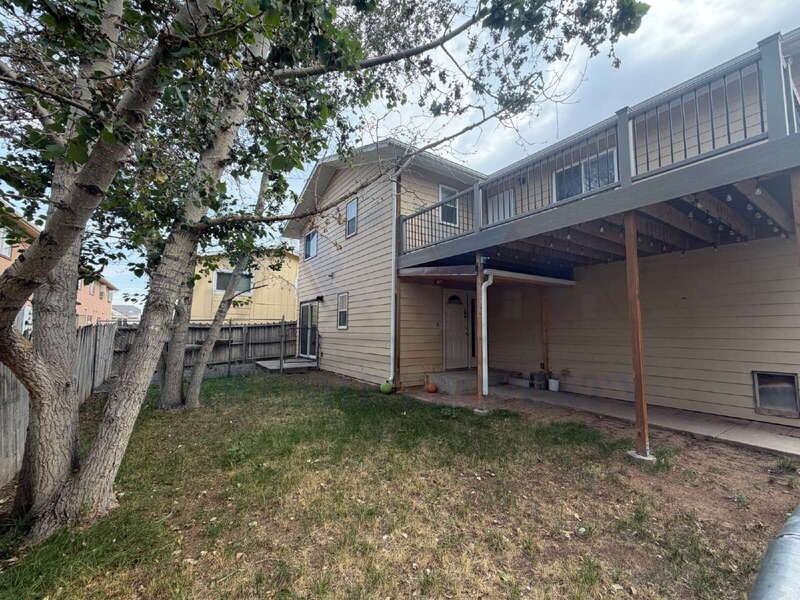 522 S Lincoln St #E - Photo 2 of 28