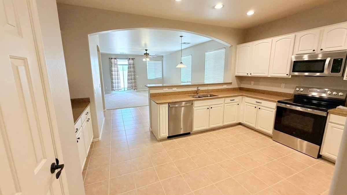 43460 W Caven Dr - Photo 4 of 23