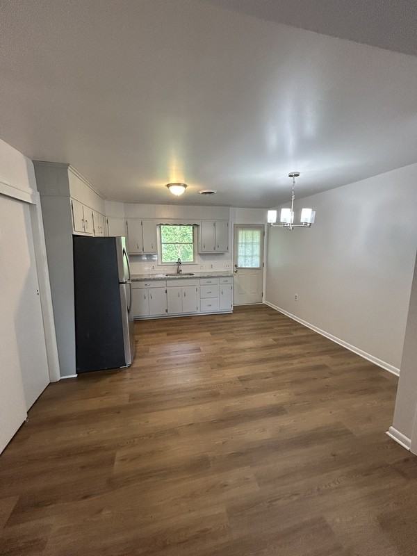 302 Hillside Dr - Photo 6 of 20