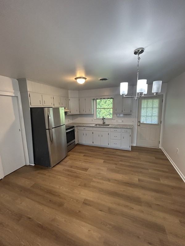302 Hillside Dr - Photo 7 of 20