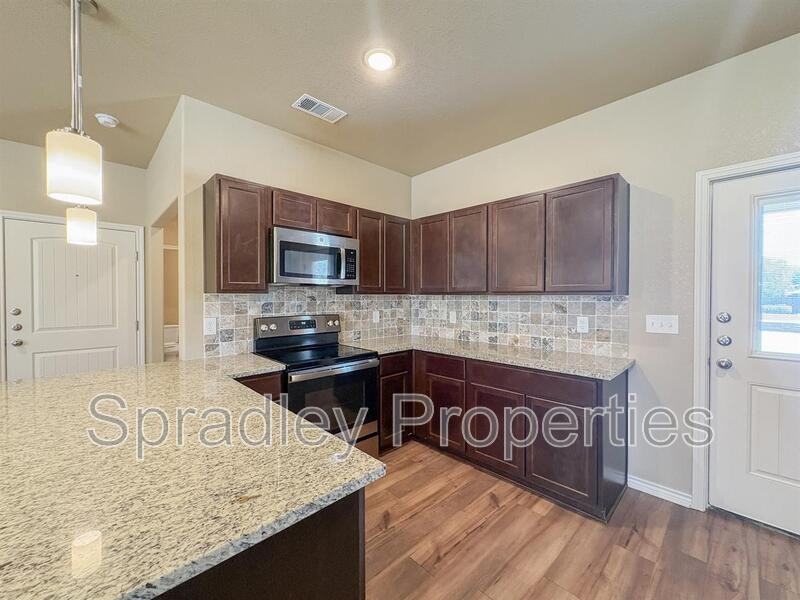 1032 Hibiscus Unit B - Photo 6 of 15