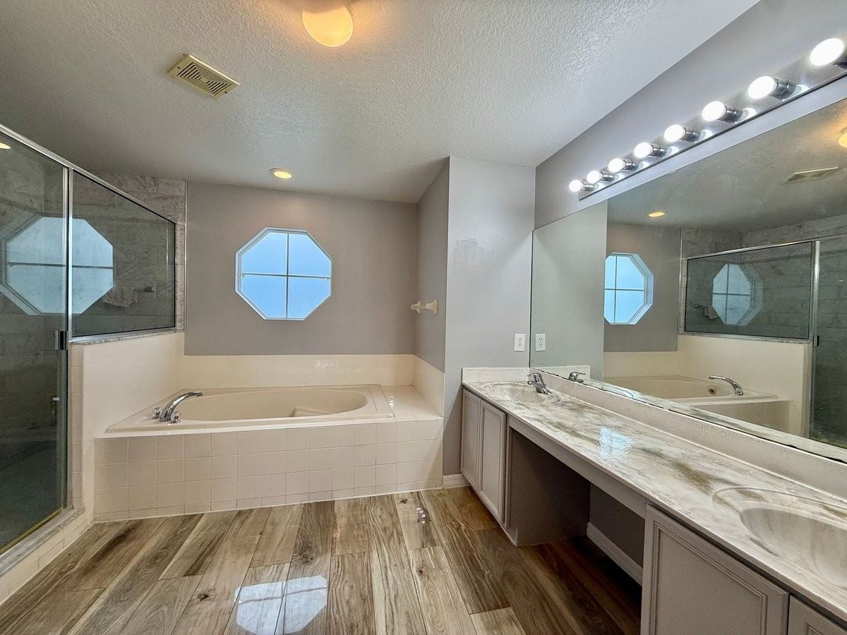 677 Elbridge Dr - Photo 3 of 33
