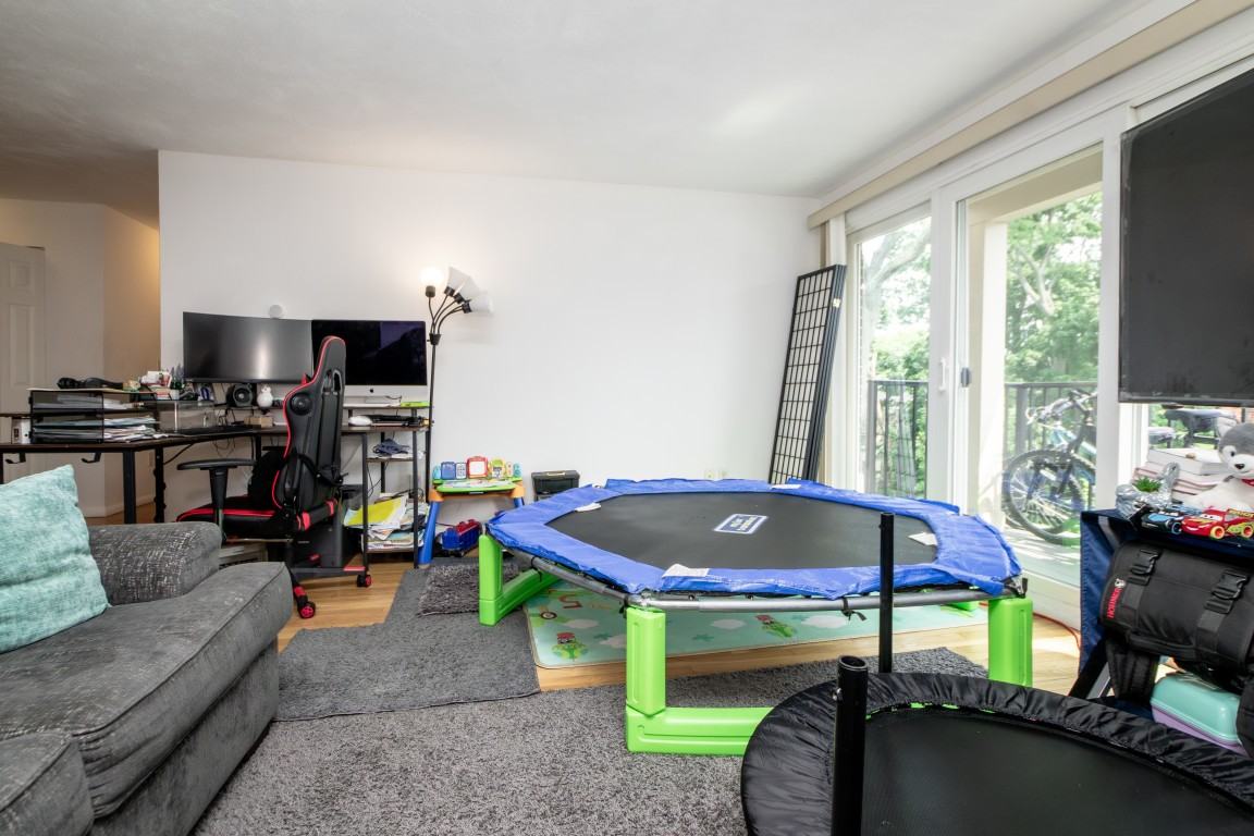 245 Lafayette St #2D - Photo 5 of 17
