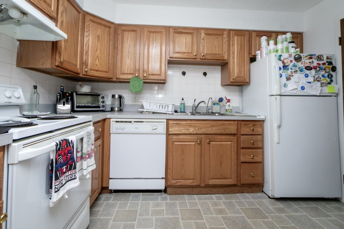 245 Lafayette St #2D - Photo 7 of 17