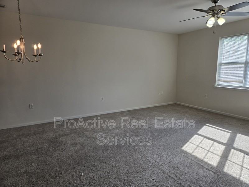 2424 Chancery Ln - Photo 4 of 21