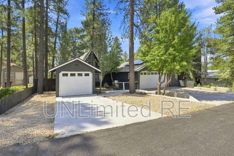 795 E Reindeer Dr - Photo 2 of 40