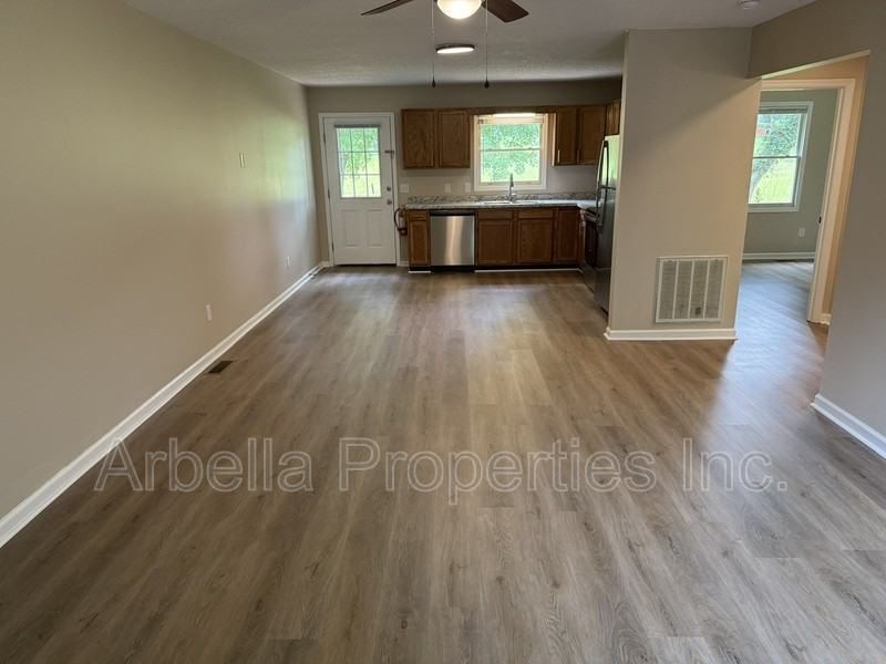 117 Rowe Ln #5 - Photo 3 of 18