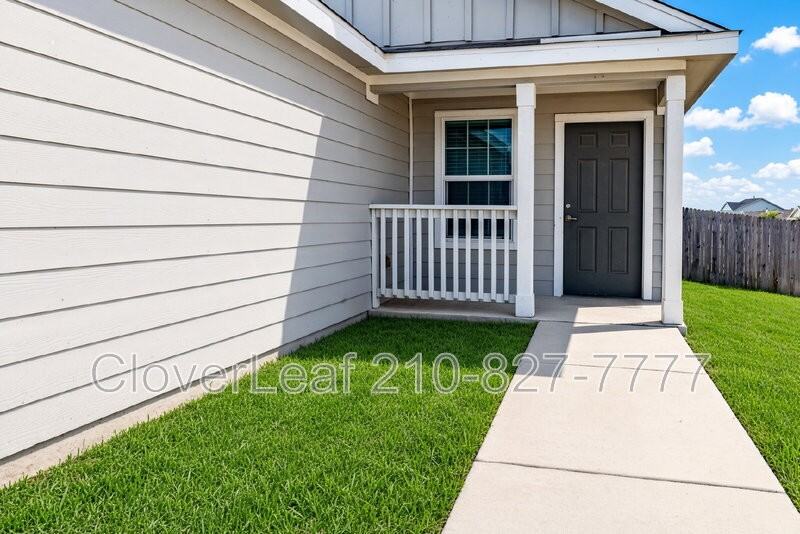 1403 Slice Pkwy - Photo 3 of 30
