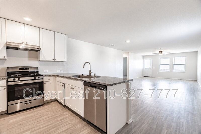 1403 Slice Pkwy - Photo 6 of 30