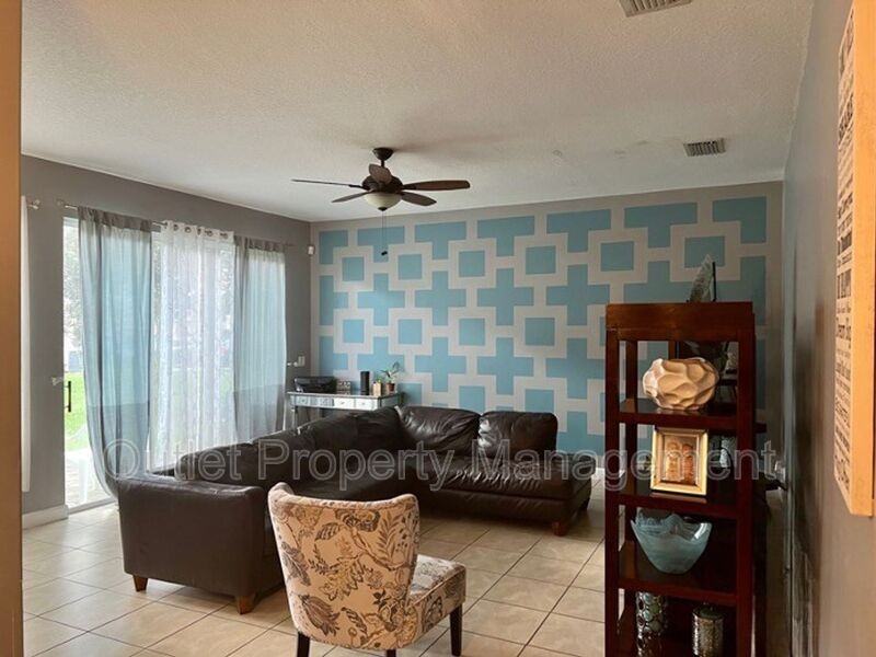 316 Coral Beach Cir - Photo 3 of 11