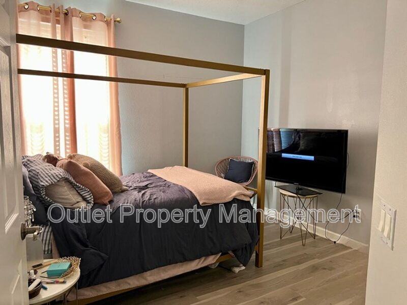 316 Coral Beach Cir - Photo 7 of 11