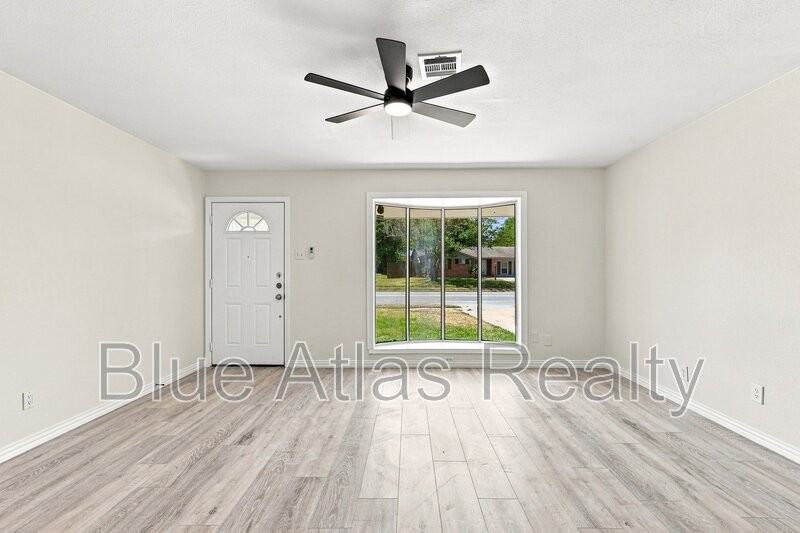 6008 Golden Gate Dr - Photo 3 of 25