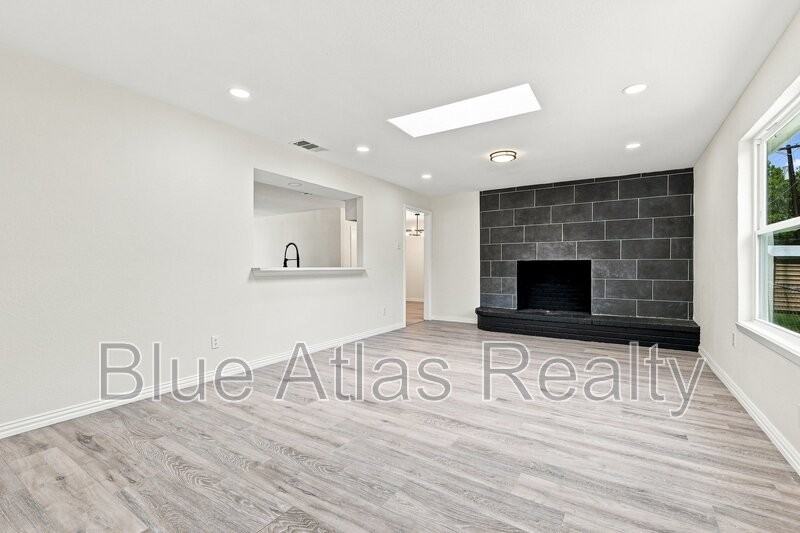 6008 Golden Gate Dr - Photo 5 of 25